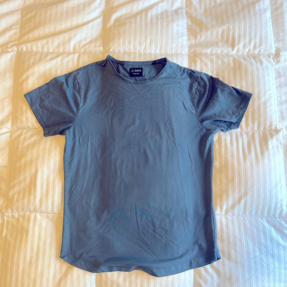 🚨 SALE 🚨 AO Curve-Hem Tee Cuts Clothing, Large, vintage Blue